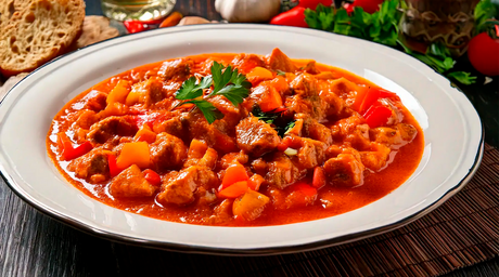 Goulash de Pechuga de Pavo Oriental